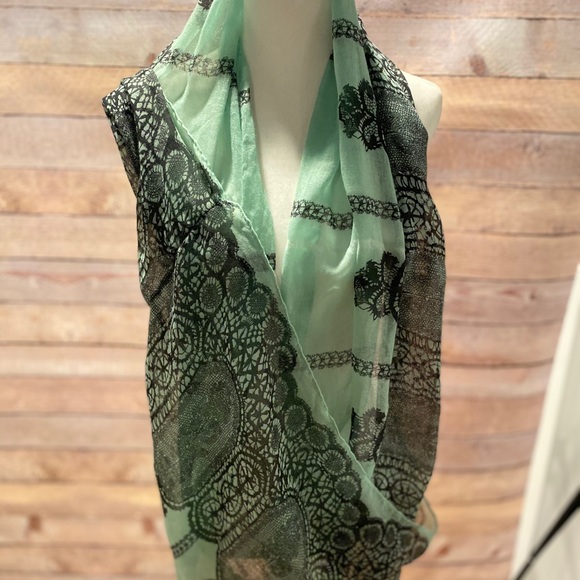 BOGO ✨Infinity Scarf - Picture 4 of 4